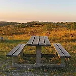 7 Person In Knebel-by Traum